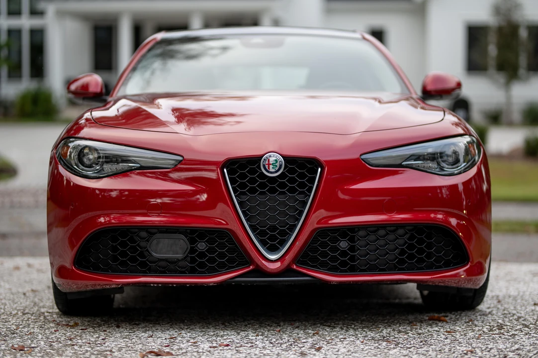 2018 Alfa Romeo Giulia - Image 6 of 31