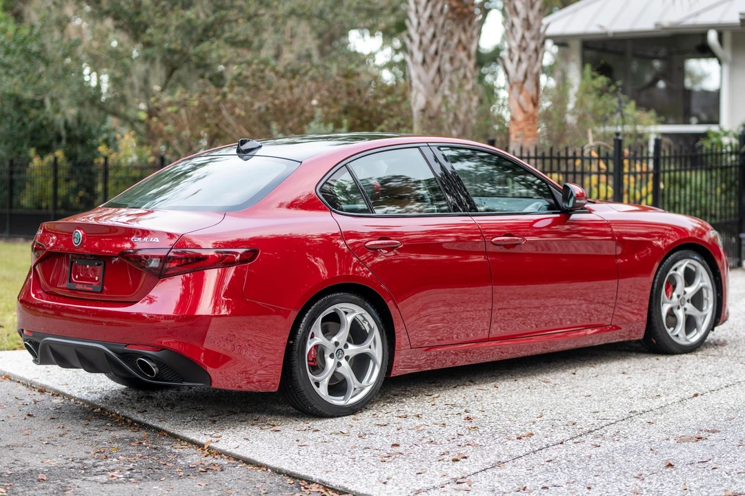 2018 Alfa Romeo Giulia - Image 4 of 31