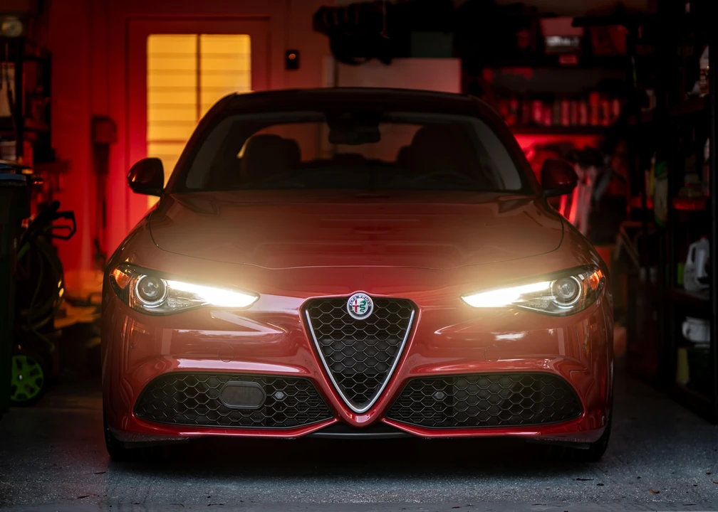 2018 Alfa Romeo Giulia - Image 8 of 31