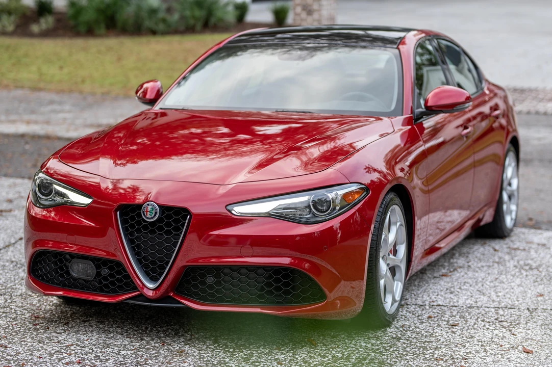 2018 Alfa Romeo Giulia - Image 9 of 31