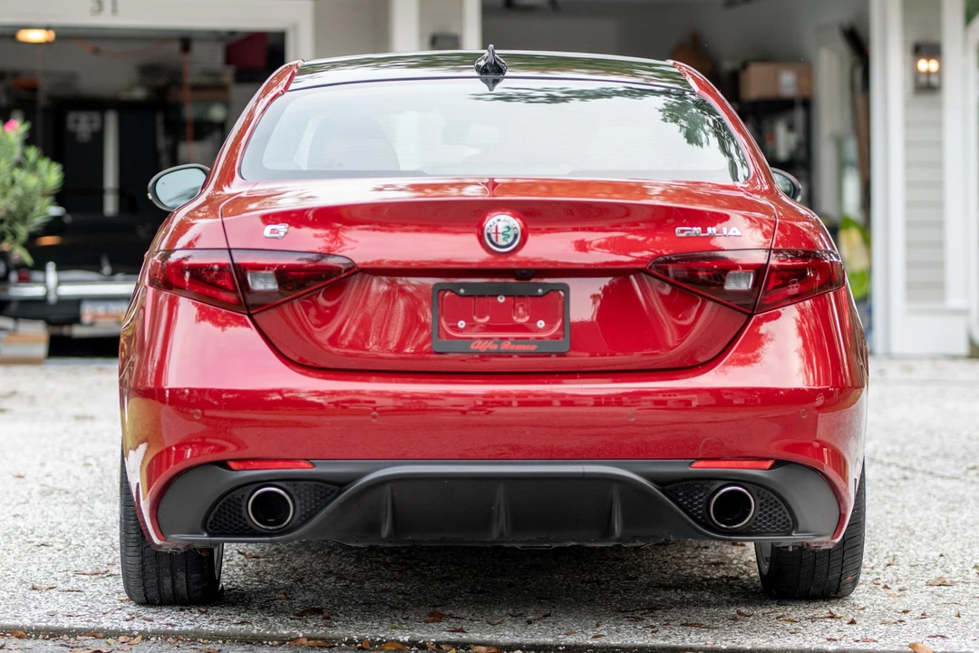 2018 Alfa Romeo Giulia - Image 5 of 31