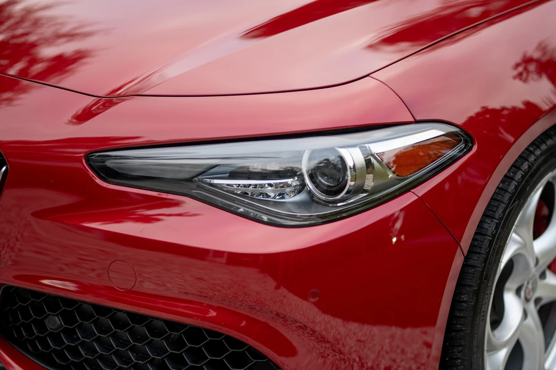 2018 Alfa Romeo Giulia - Image 31 of 31