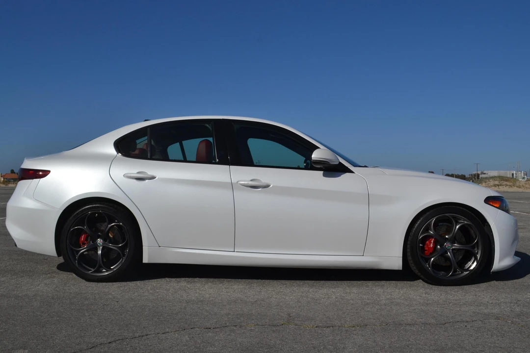 2018 Alfa Romeo Giulia - Image 3 of 31