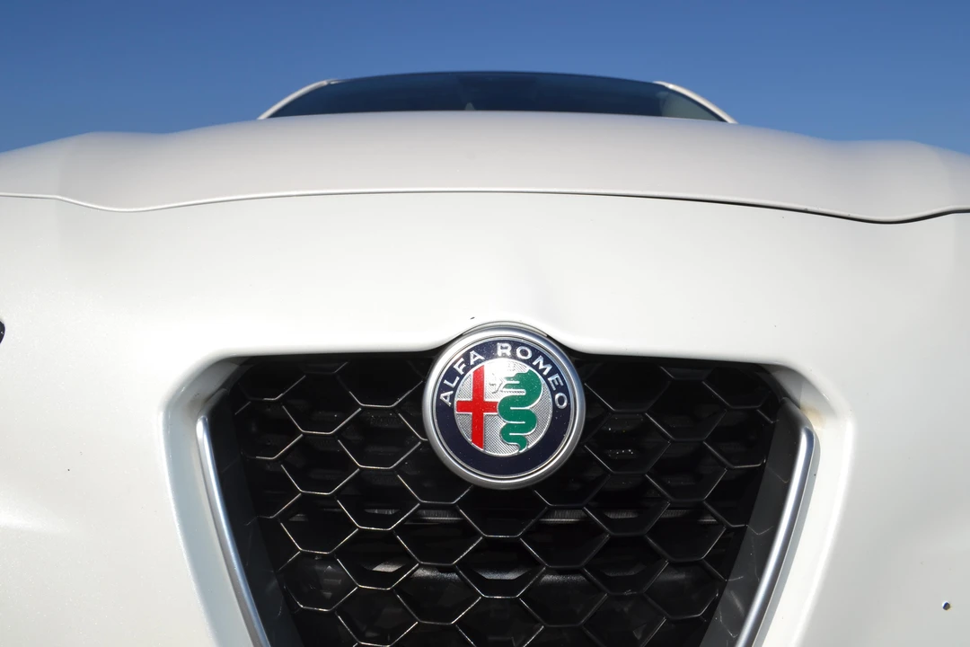 2018 Alfa Romeo Giulia - Image 10 of 31
