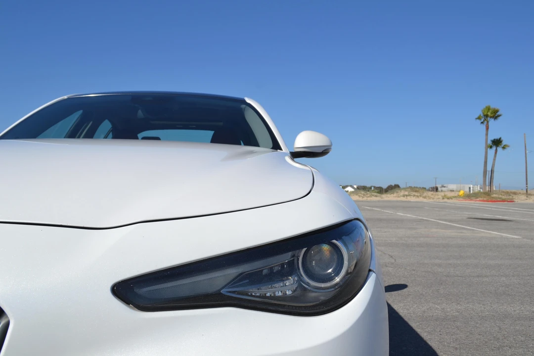 2018 Alfa Romeo Giulia - Image 11 of 31