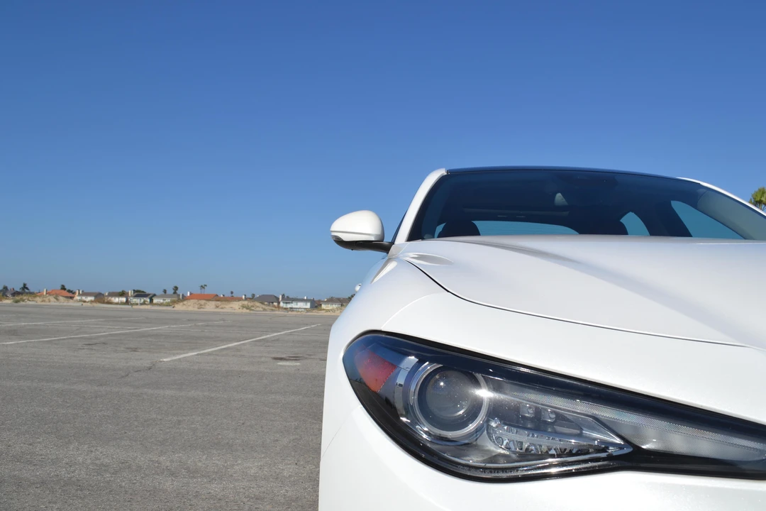 2018 Alfa Romeo Giulia - Image 9 of 31