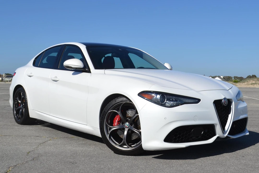 2018 Alfa Romeo Giulia - Image 8 of 31