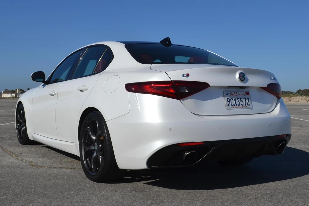 2018 Alfa Romeo Giulia - Image 4 of 31