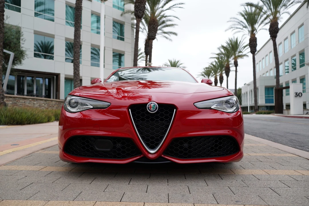 2018 Alfa Romeo Giulia - Image 2 of 31