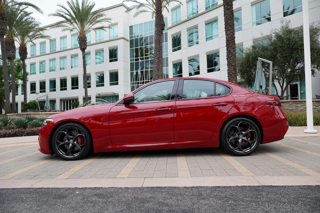 2018 Alfa Romeo Giulia - Image 6 of 31