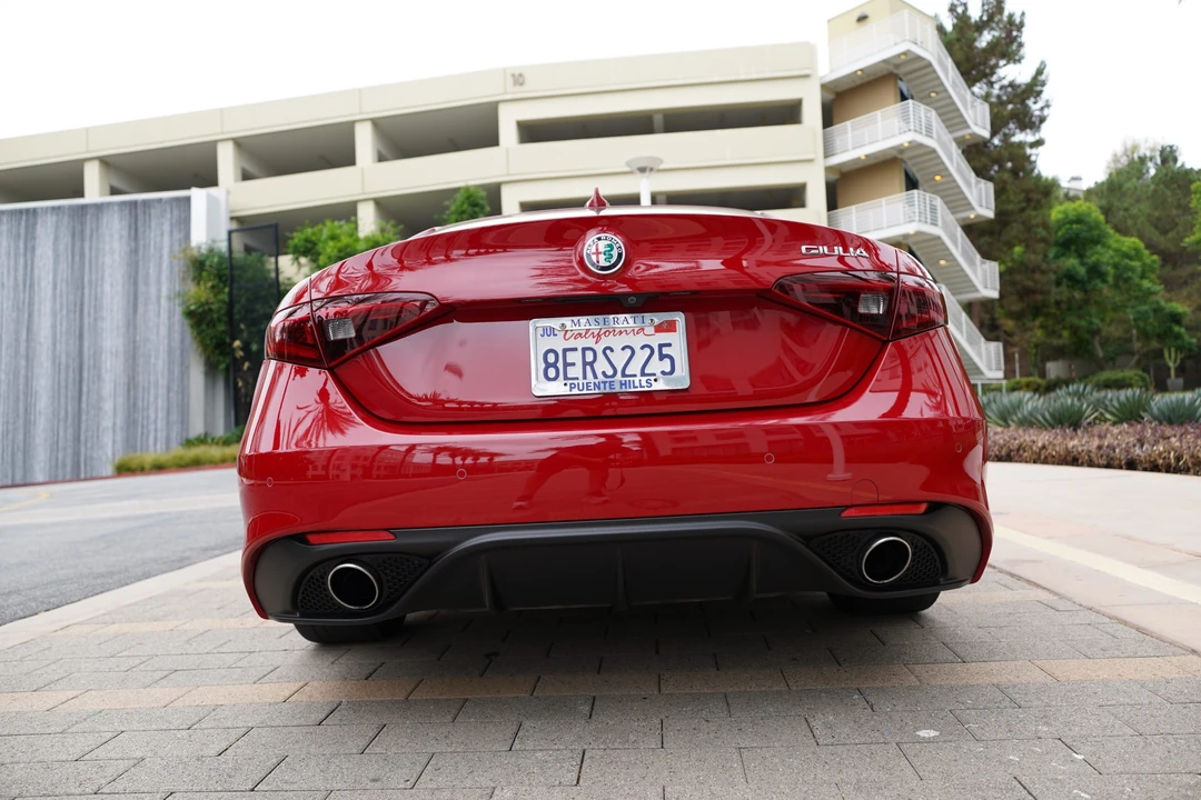 2018 Alfa Romeo Giulia - Image 8 of 31