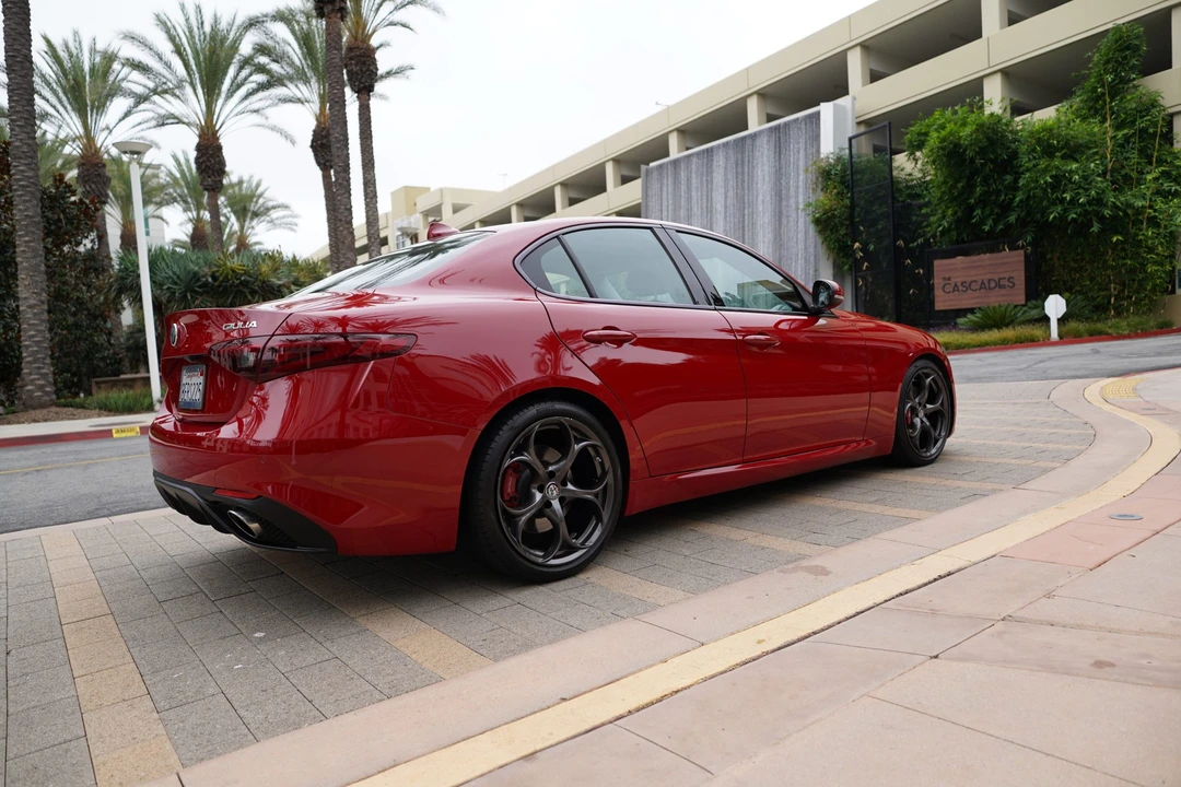 2018 Alfa Romeo Giulia - Image 10 of 31