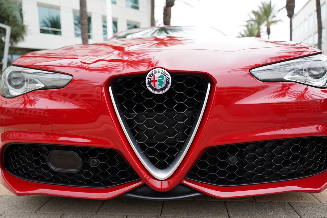 2018 Alfa Romeo Giulia - Image 14 of 31