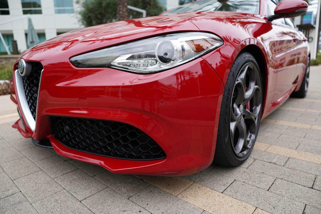 2018 Alfa Romeo Giulia - Image 15 of 31