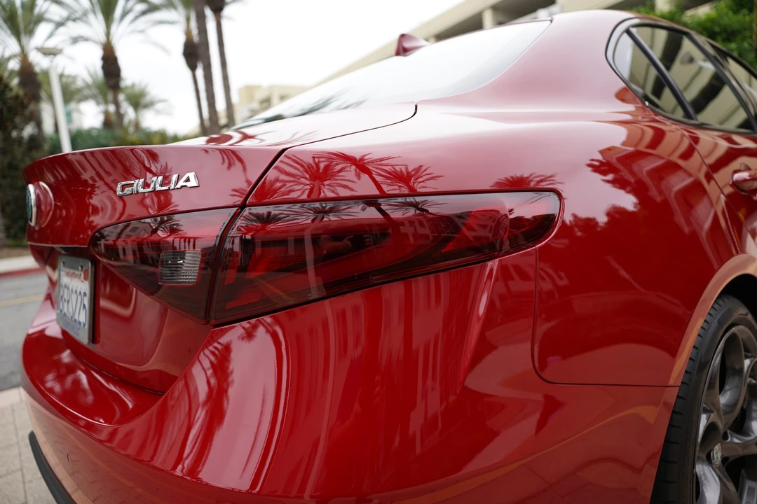 2018 Alfa Romeo Giulia - Image 20 of 31