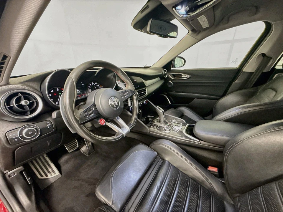2018 Alfa Romeo Giulia - Image 7 of 11