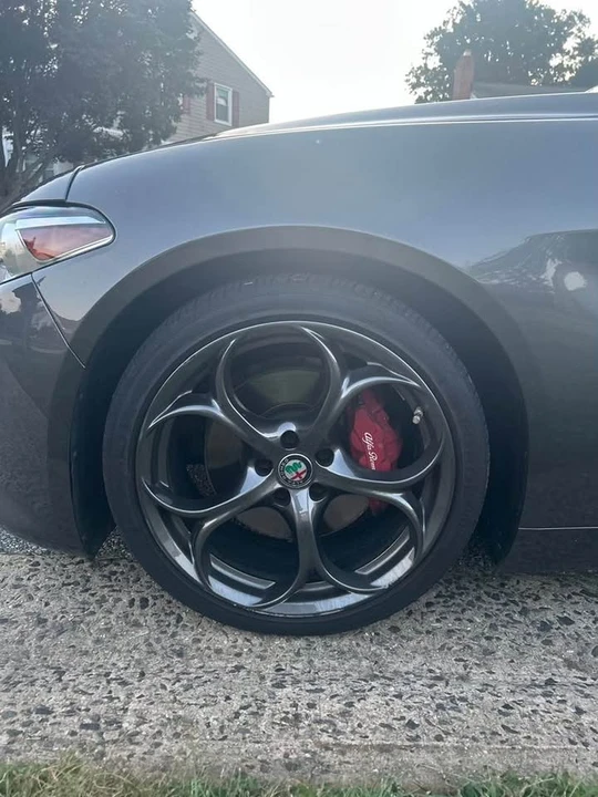 2018 Alfa Romeo Giulia - Image 9 of 19