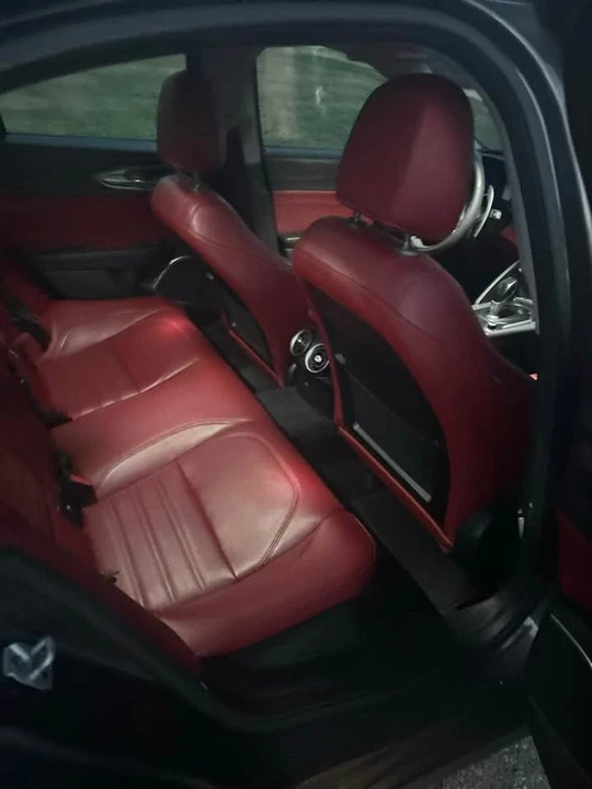 2018 Alfa Romeo Giulia - Image 18 of 19