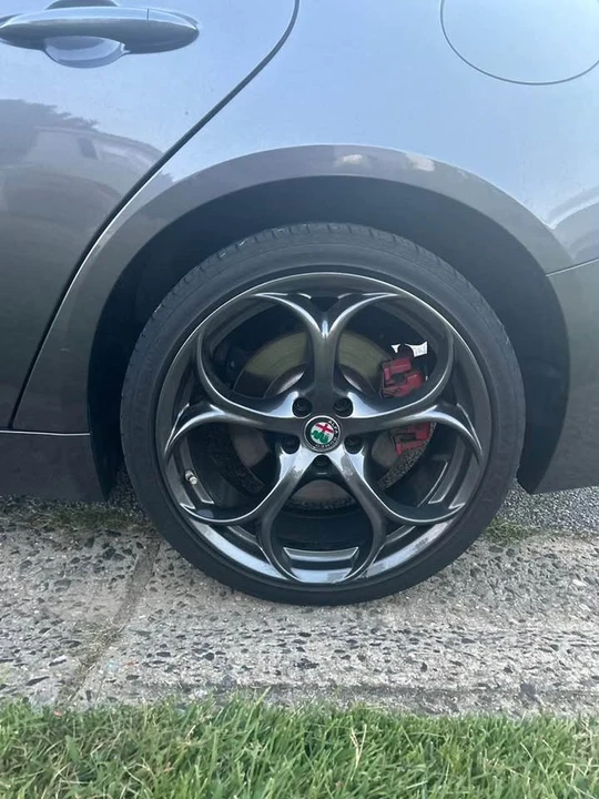 2018 Alfa Romeo Giulia - Image 8 of 19