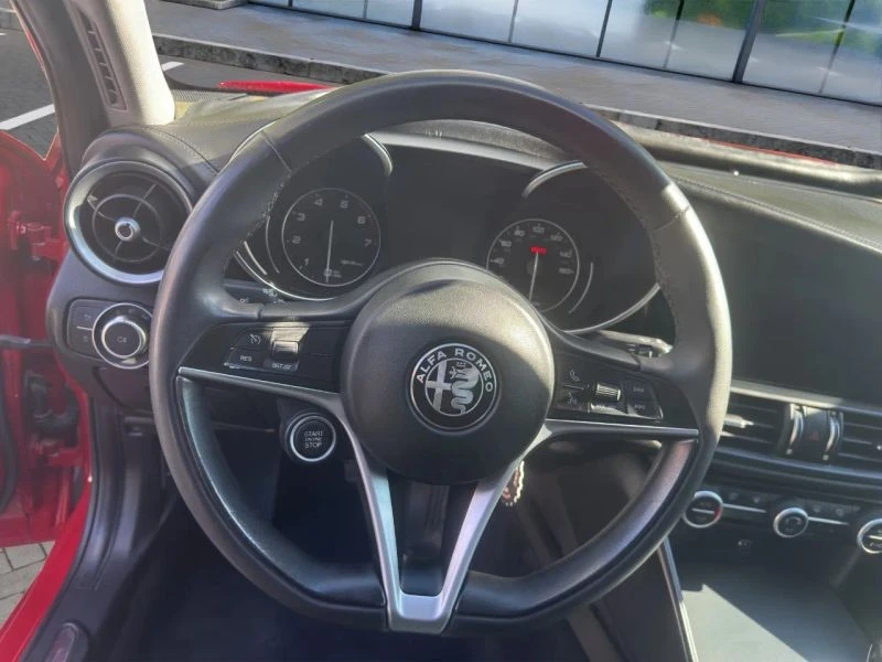 2018 Alfa Romeo Giulia - Image 10 of 12