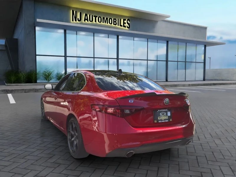 2018 Alfa Romeo Giulia - Image 5 of 12