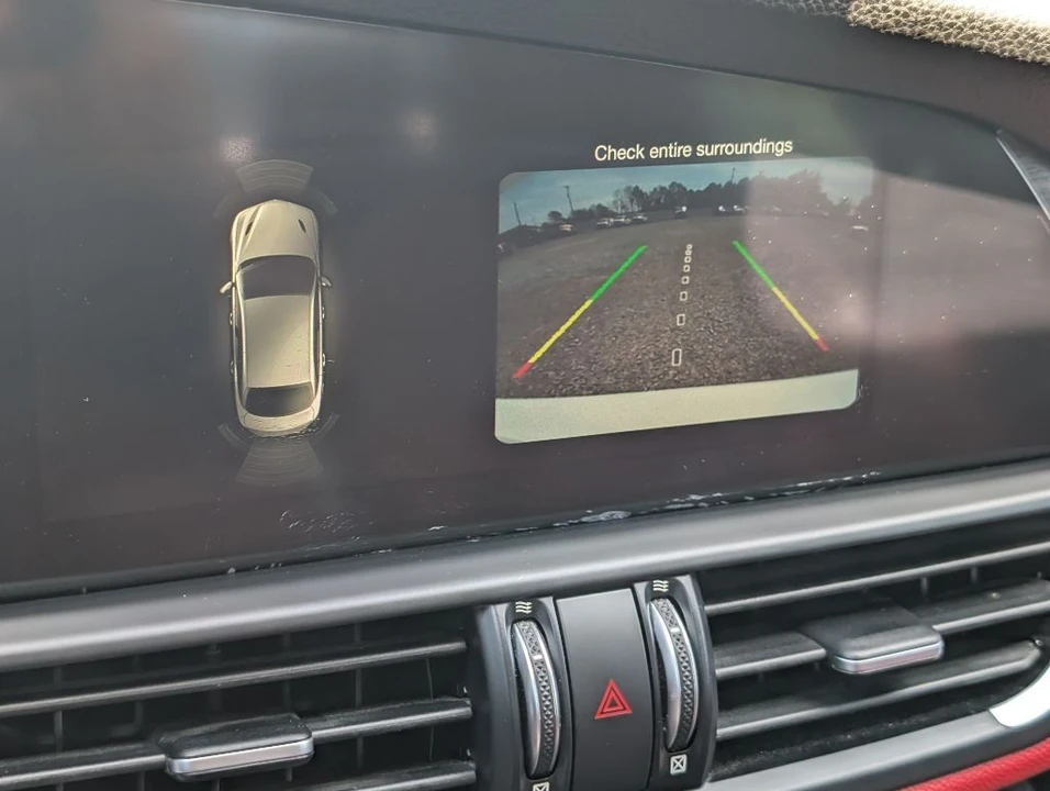 2018 Alfa Romeo Giulia - Image 18 of 25