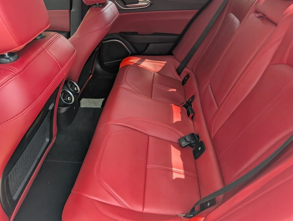 2018 Alfa Romeo Giulia - Image 9 of 25