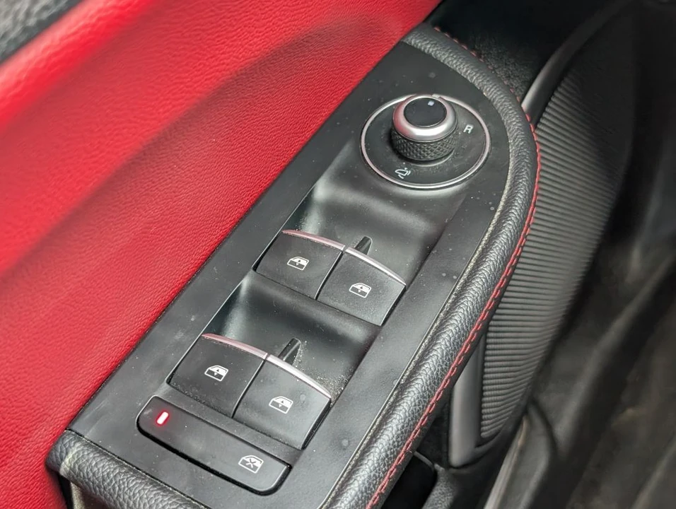 2018 Alfa Romeo Giulia - Image 10 of 25