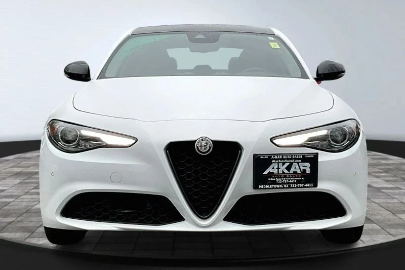 2018 Alfa Romeo Giulia - Image 2 of 12