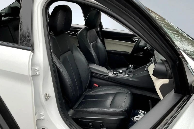 2018 Alfa Romeo Giulia - Image 12 of 12