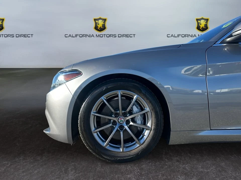2018 Alfa Romeo Giulia - Image 13 of 19