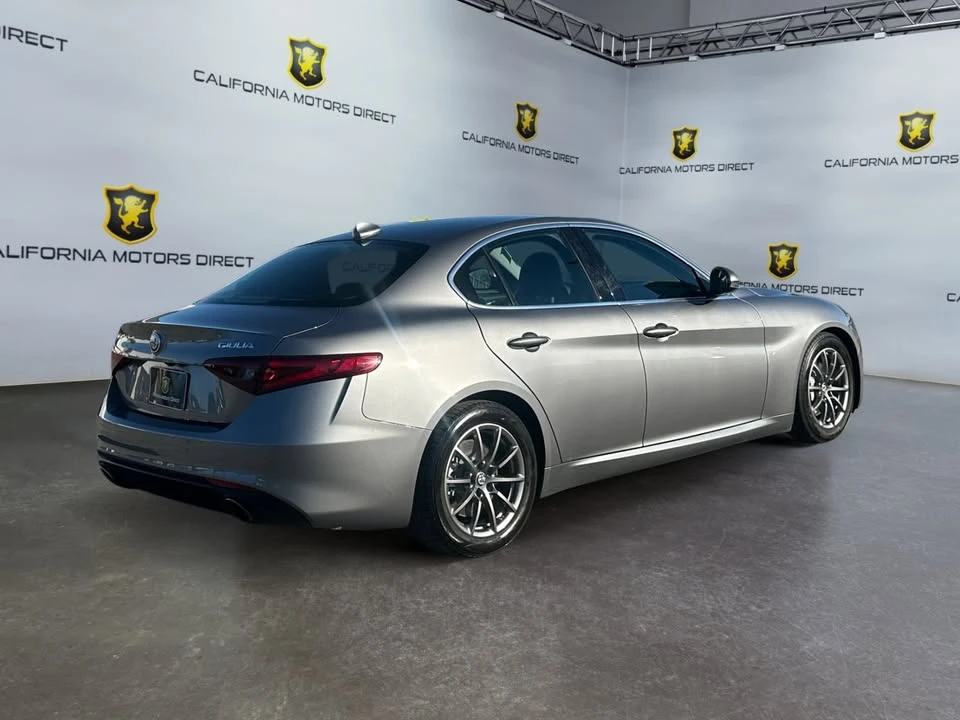 2018 Alfa Romeo Giulia - Image 5 of 20