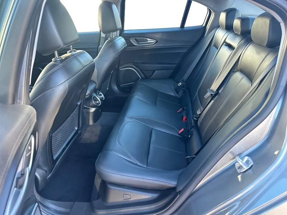 2018 Alfa Romeo Giulia - Image 12 of 19