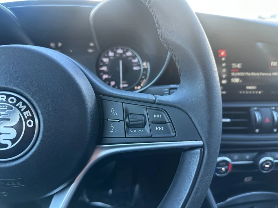 2018 Alfa Romeo Giulia - Image 18 of 19