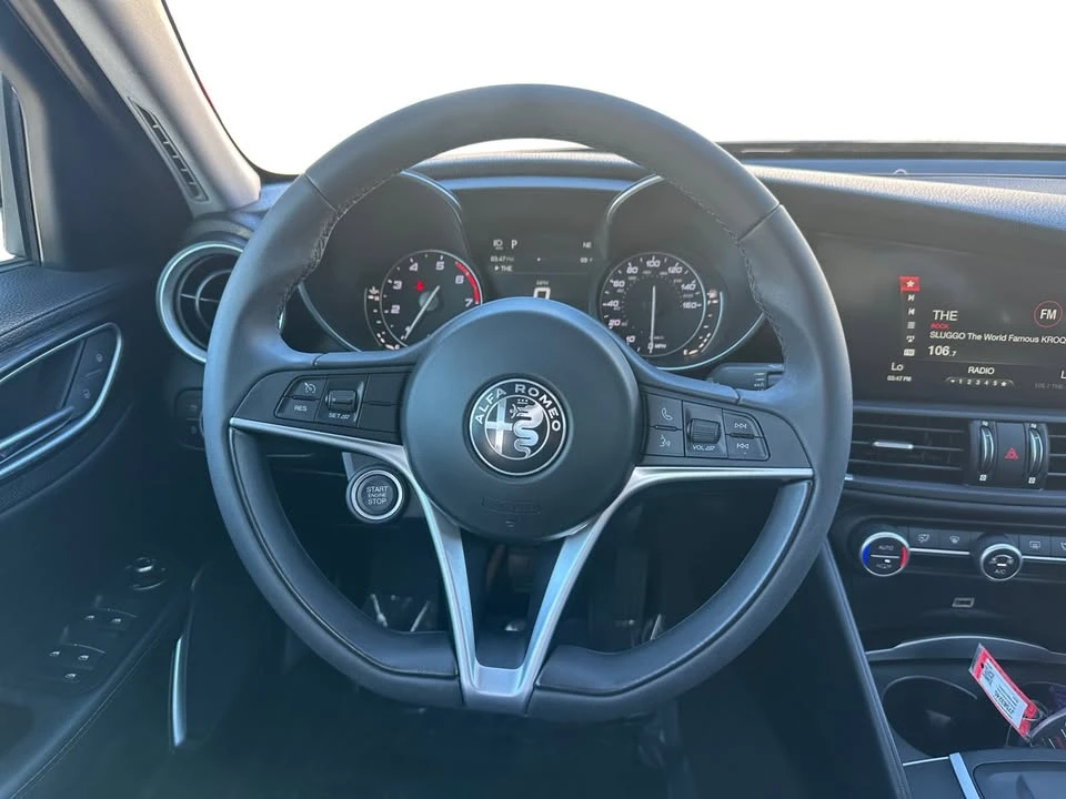 2018 Alfa Romeo Giulia - Image 11 of 19