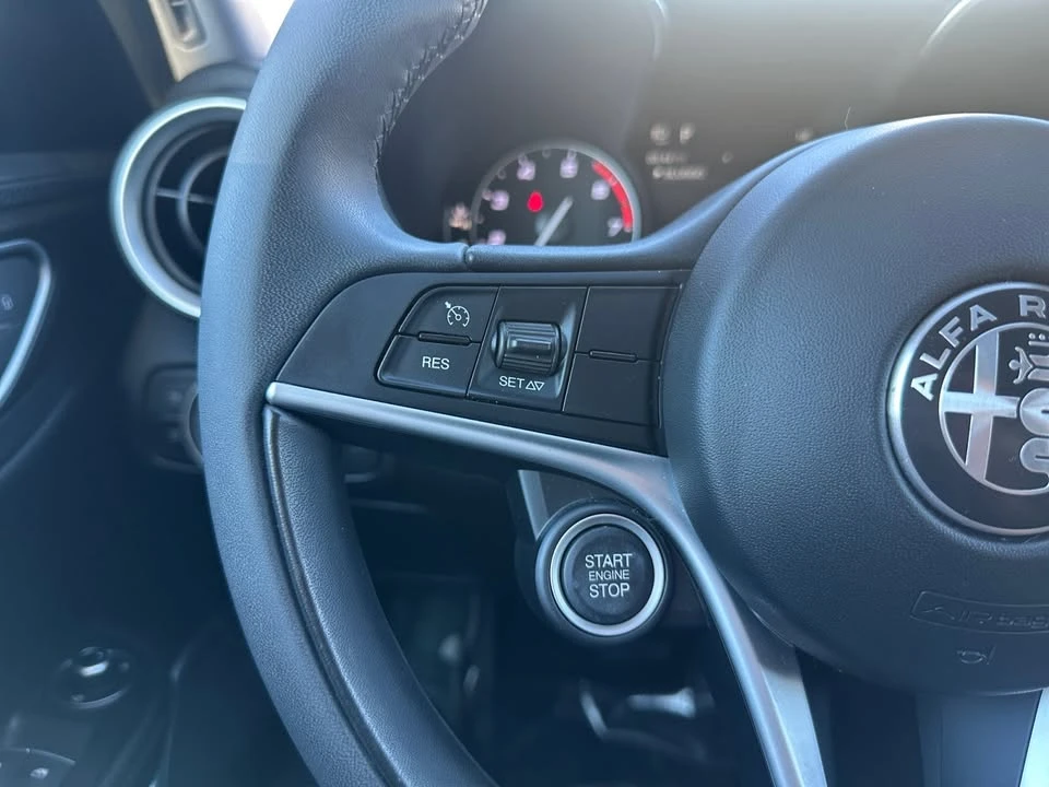 2018 Alfa Romeo Giulia - Image 18 of 20