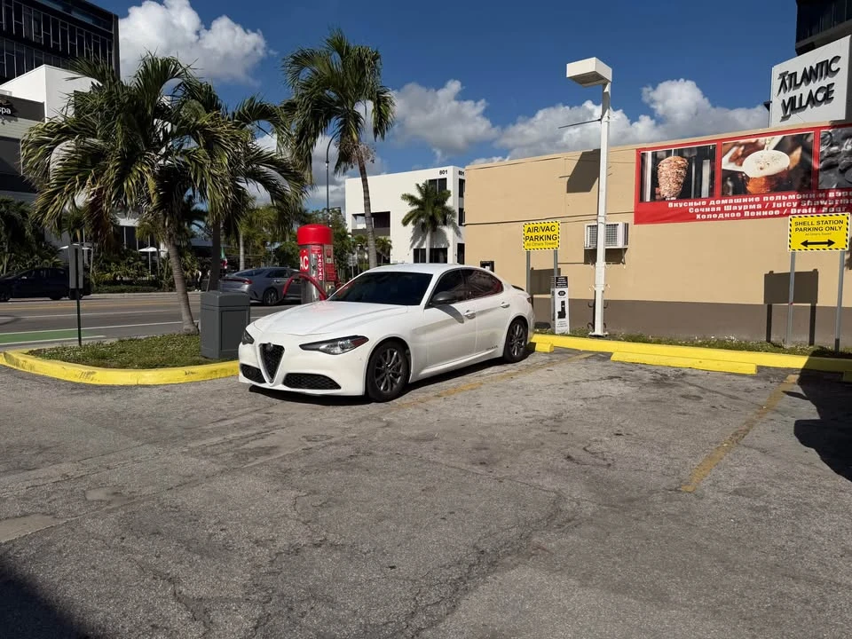 2018 Alfa Romeo Giulia - Image 3 of 20
