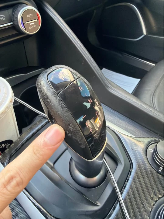 2018 Alfa Romeo Giulia - Image 11 of 20