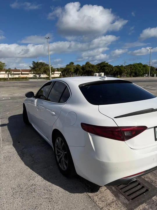 2018 Alfa Romeo Giulia - Image 20 of 20