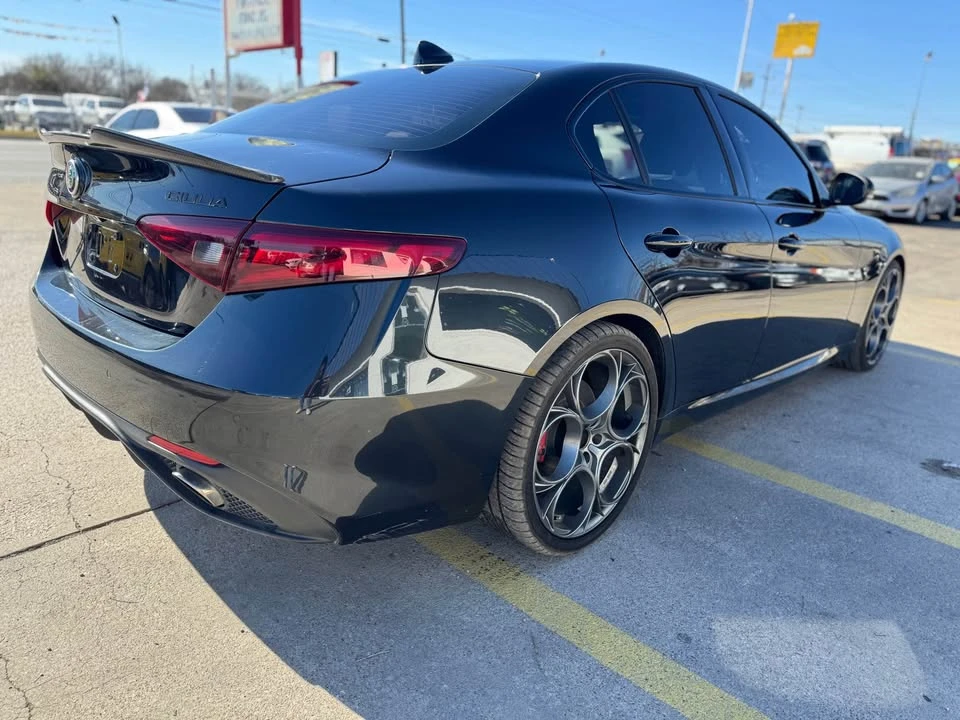 2018 Alfa Romeo Giulia - Image 5 of 13