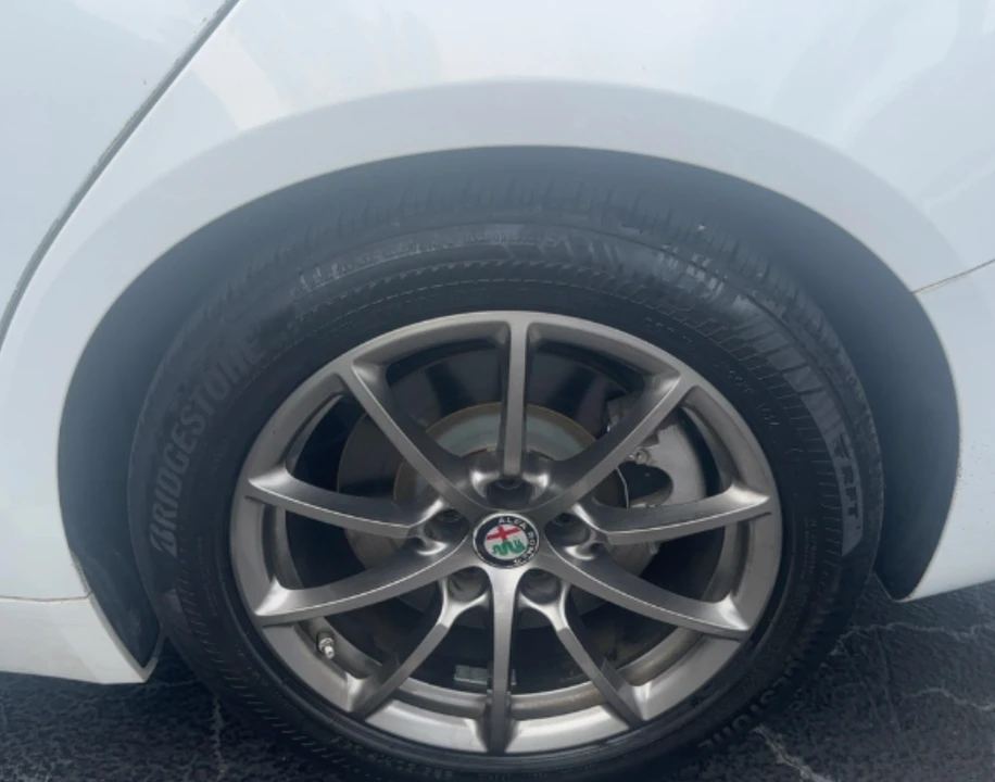 2018 Alfa Romeo Giulia - Image 2 of 12