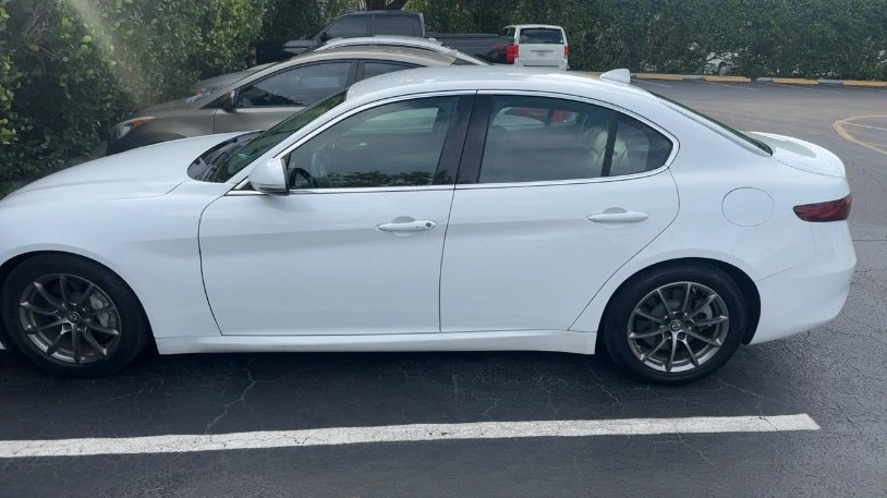 2018 Alfa Romeo Giulia - Image 6 of 12
