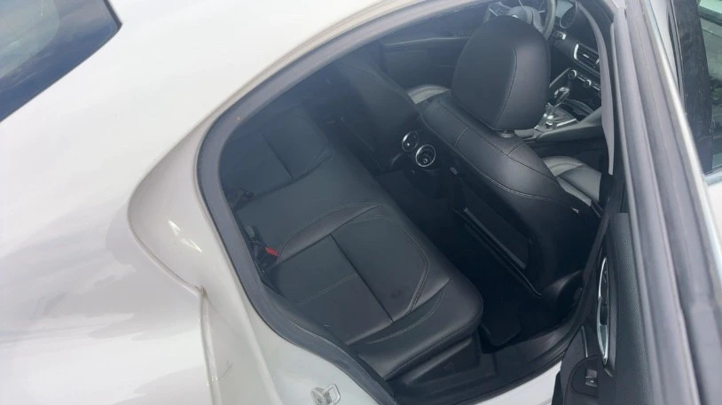 2018 Alfa Romeo Giulia - Image 11 of 16