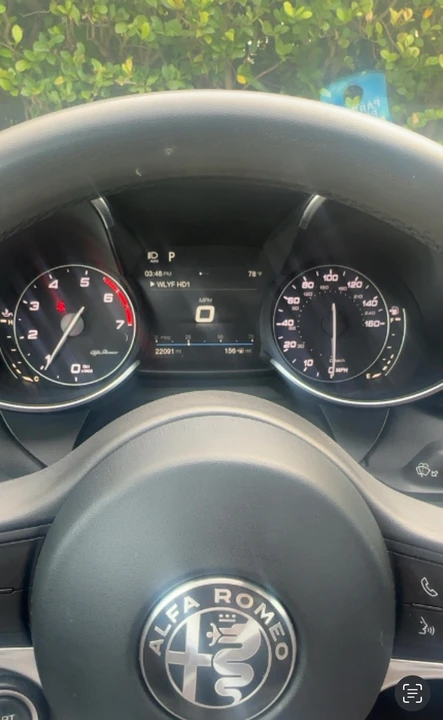 2018 Alfa Romeo Giulia - Image 15 of 16