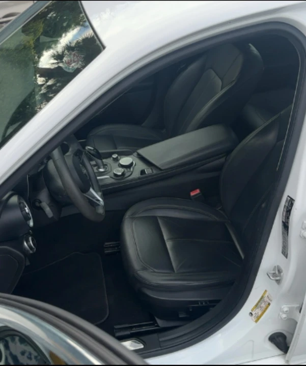 2018 Alfa Romeo Giulia - Image 10 of 12