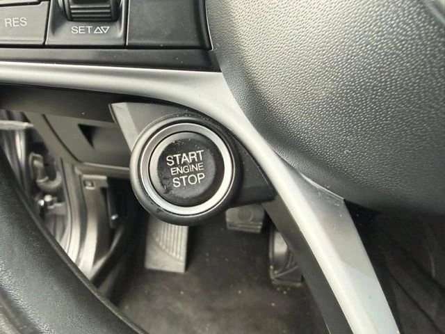 2018 Alfa Romeo Giulia - Image 16 of 20