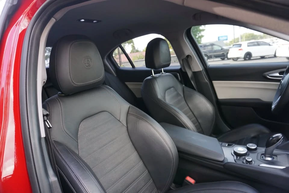 2018 Alfa Romeo Giulia - Image 8 of 20
