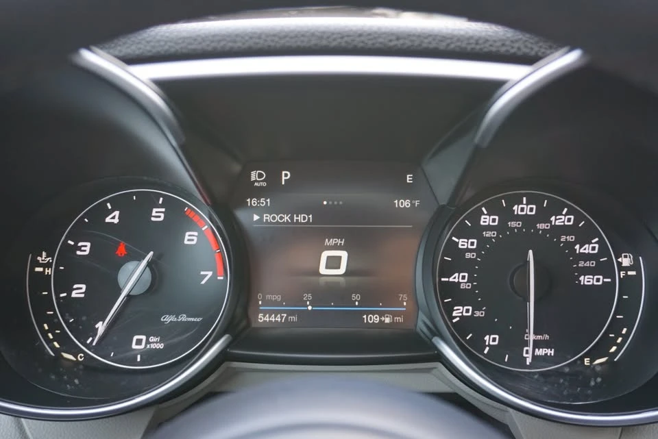 2018 Alfa Romeo Giulia - Image 16 of 20