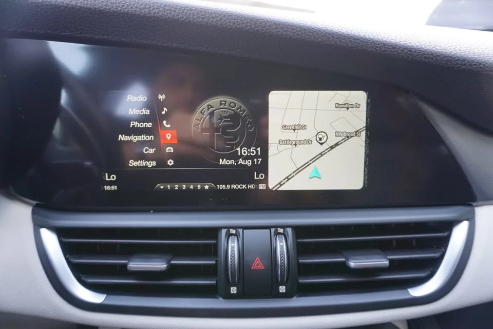 2018 Alfa Romeo Giulia - Image 18 of 20