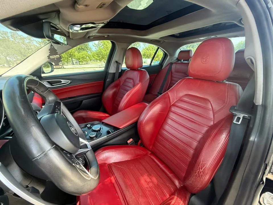 2018 Alfa Romeo Giulia - Image 11 of 18